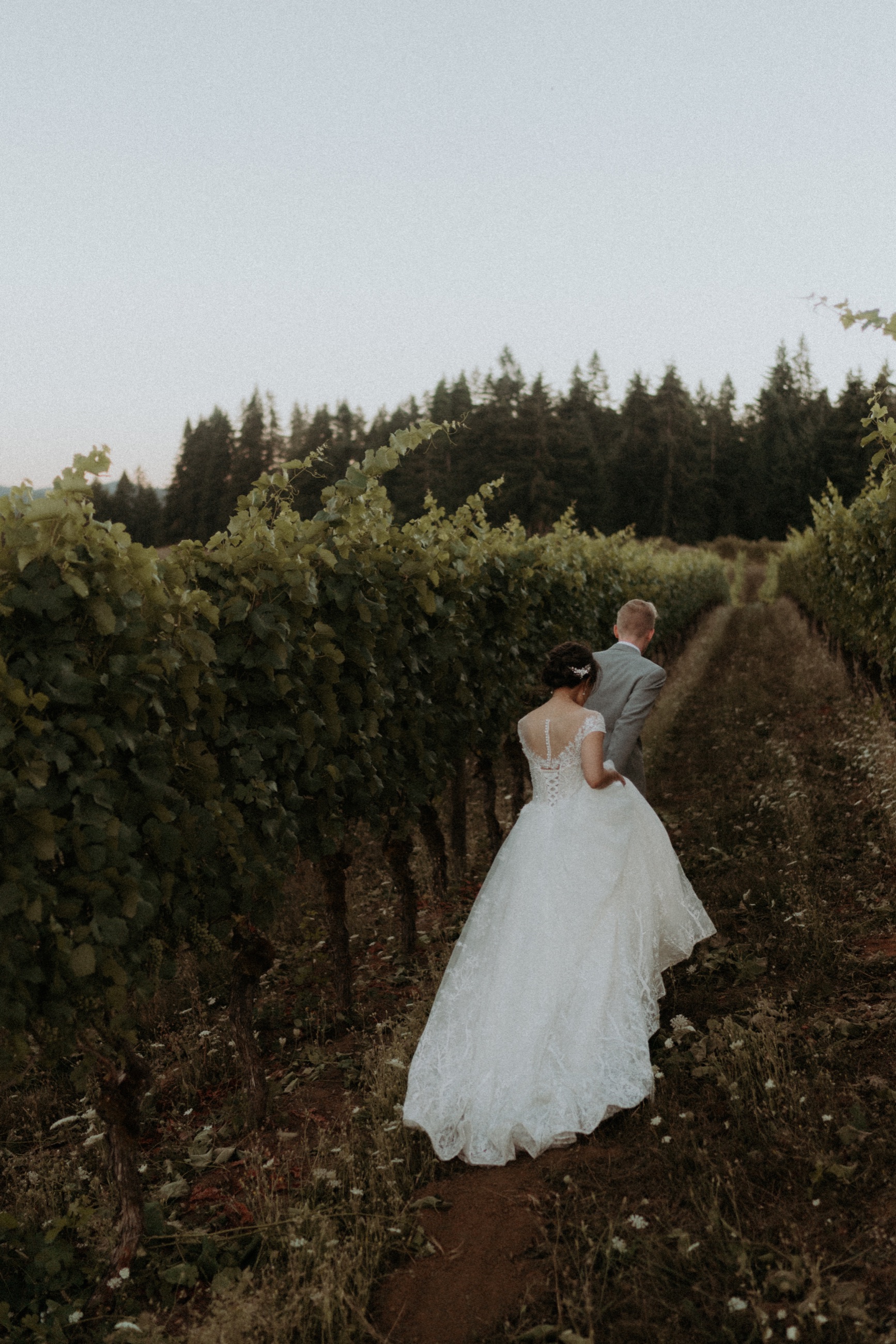 Brian and Ashley Sweet Cheeks Winery Wedding 4